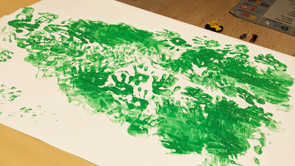 Tannenbaum aus Handabdrücken